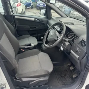 2014 Vauxhall Zafira EXCLUSIV MPV Petrol Manual - Image 7