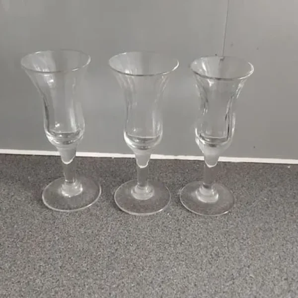 3 cordial vintage glasses