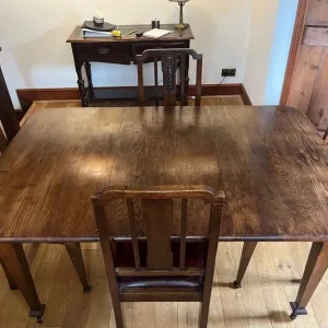 Solid oak dining table and four chairs - Image 4