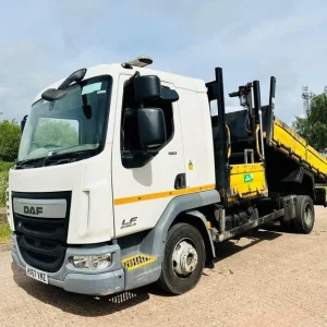 2017 DAF LF 180 7.5 Ton Split Body Dropside Tipper with Tar Chutes - Image 2