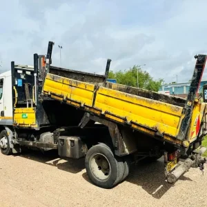 2017 DAF LF 180 7.5 Ton Split Body Dropside Tipper with Tar Chutes - Image 5