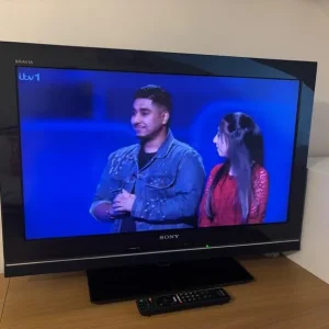 32 inch Sony Bravia LCD TV with Freeview