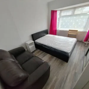 Double Room in Alness, Highland - Image 6