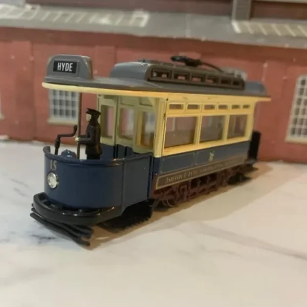 SCALE MODEL TRAMS Ashton-Under-Lyne & Southampton