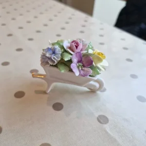 Royal Doulton floral collectibles - Image 6