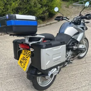 2005 BMW R1200 GS 36k miles with panniers and top box - Image 5