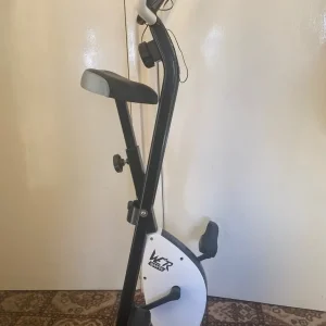 Foldaway exercise bike - Image 2