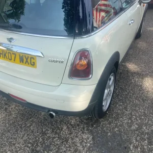 2007 Mini Cooper 3-door manual hatchback - Image 2