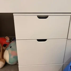 Single beds with drawer units and bookcase - Image 2