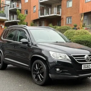 Volkswagen Tiguan Estate 2011 DSG Diesel 4Motion - Image 3