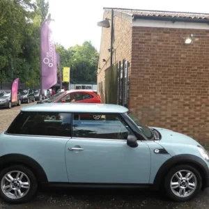 2013 MINI Hatch 1.6 Petrol Manual 3-Door with Alloy Wheels and Bluetooth - Image 4