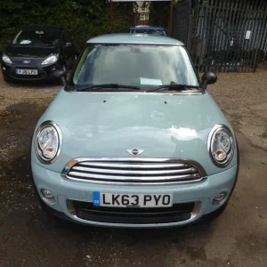 2013 MINI Hatch 1.6 Petrol Manual 3-Door with Alloy Wheels and Bluetooth - Image 5