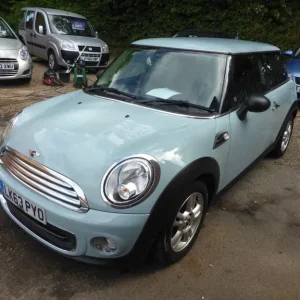 2013 MINI Hatch 1.6 Petrol Manual 3-Door with Alloy Wheels and Bluetooth - Image 6