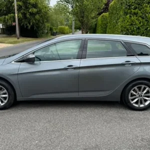 2018 Hyundai i40 1.7 CRDi S Blue Drive Estate - Image 2