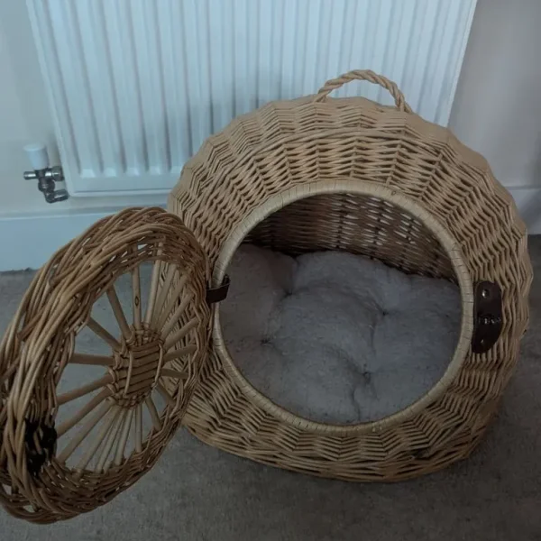 Cat basket with cushion