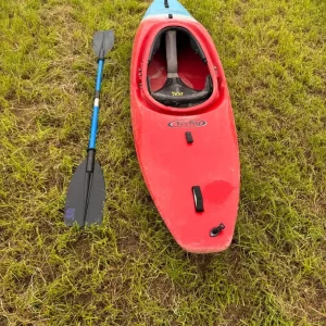 2.6m Jive kayak – still goes strong after years of paddling - Image 5
