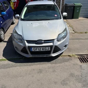 Ford Focus 1.6 Manual 2012 Hatchback - Image 2