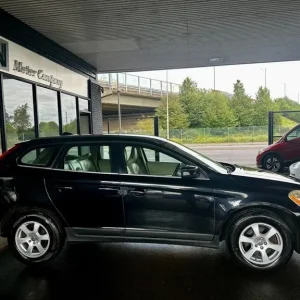 2010 Volvo XC60 D5 SE Estate - Image 3