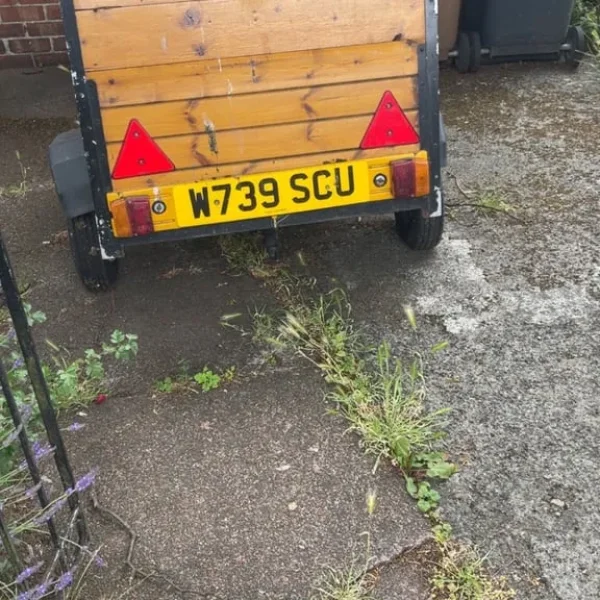 Wooden vehicle trailer