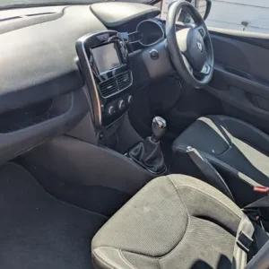 Renault Clio Dynamique Nav TCE (2017, Petrol, Manual) - Image 8