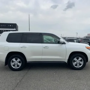 2013 Toyota Land Cruiser AX G 4.6L V8 Petrol Auto – 12K Miles – 1 Owner – Japan Spec - Image 6