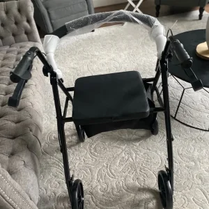 Walking aid with storage seat - Image 4