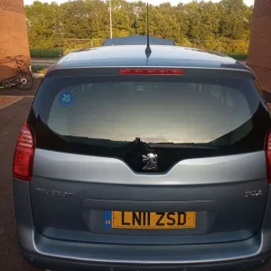 Peugeot 5008 MPV 2011 manual 1598cc 5-door - Image 3