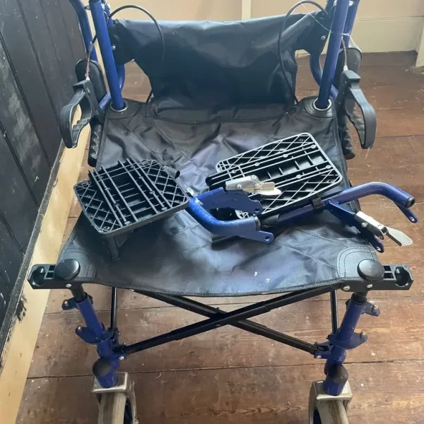 Collapsable wheelchair