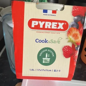 Bowel PYREX 1.6L and vacuum pump (both) - Image 4
