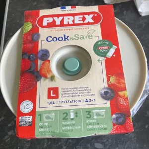 Bowel PYREX 1.6L and vacuum pump (both)