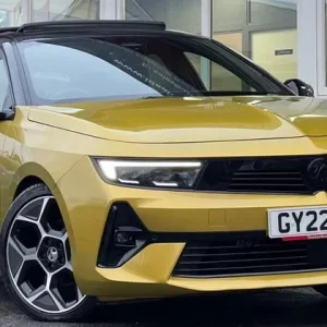 2022 Vauxhall Astra 1.2 Turbo Ultimate Hatchback - Image 2