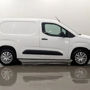2019 Peugeot Partner BlueHDi 1000 Professional Panel Van - Image 2