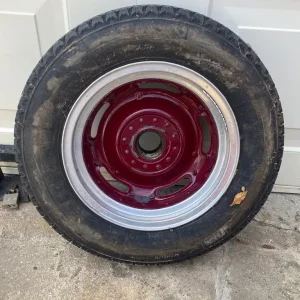 Ferrari wheel and tyre - Image 5