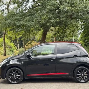 2017 Toyota Aygo 1.0 VVT-i x-press Euro 6 5-door hatchback petrol manual - Image 3