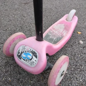 Tilt n turn scooter