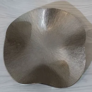 Silver Manta Ray Metal Bowl with Flowing Curves - Image 2