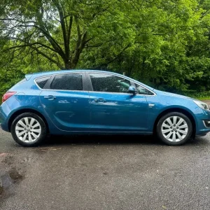 2014 Vauxhall Astra 2L Diesel Manual Hatchback - Image 5