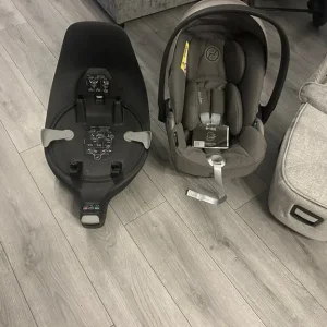 Mammas and Pappas Flip x3 pram bundle - Image 8