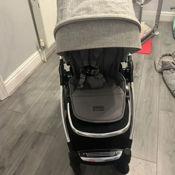 Mammas and Pappas Flip x3 pram bundle