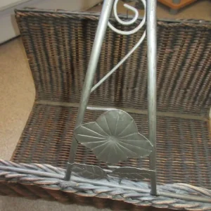Vintage large woven wicker log basket with metal handle - Image 2