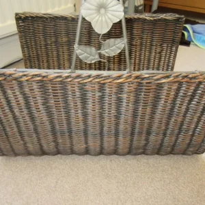 Vintage large woven wicker log basket with metal handle - Image 3
