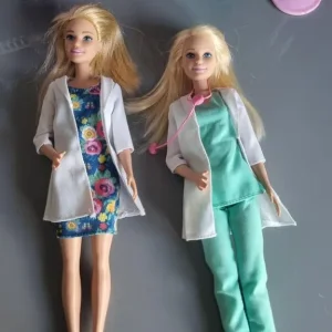 Barbie bundle with ambulance, dentist, and baby doctor sets - Image 8