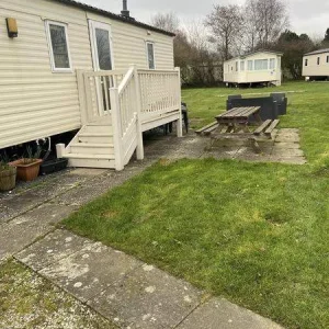 3-bedroom caravan with double glazing and electric heating - Image 2