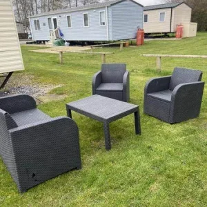 3-bedroom caravan with double glazing and electric heating - Image 3