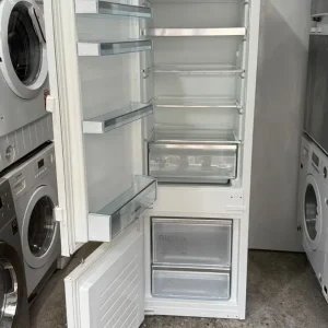 Siemens 70:30 Like New Fridge Freezer - Image 3