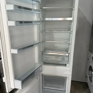 Siemens 70:30 Like New Fridge Freezer - Image 4