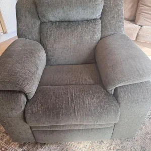 Ex DFS sofa and 2 arm chairs - Image 3