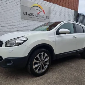 2013 Nissan Qashqai 1.6 Tekna CVT 2WD Petrol Hatchback - Image 3