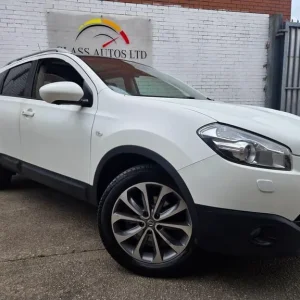 2013 Nissan Qashqai 1.6 Tekna CVT 2WD Petrol Hatchback