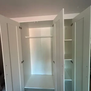 3 door white wardrobe with mirror - Image 5